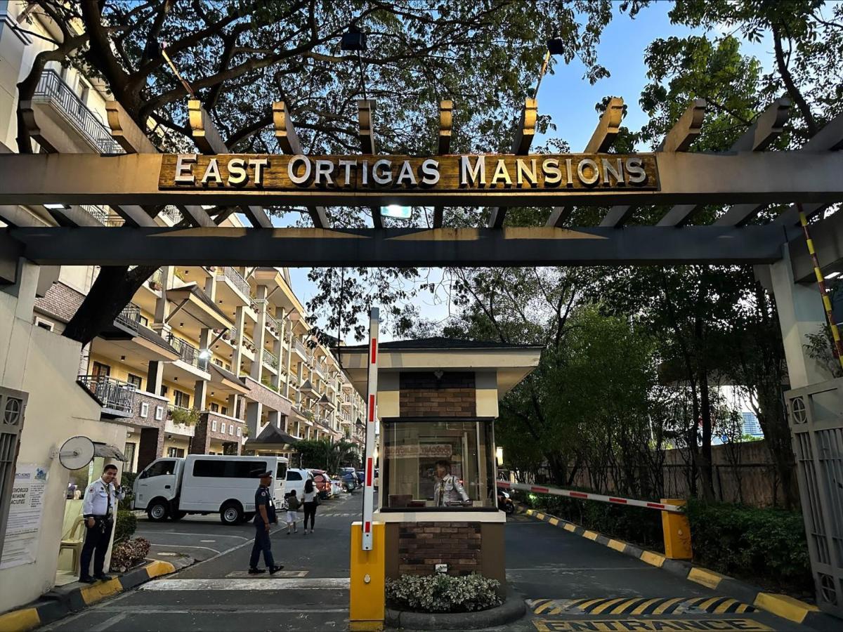 Апартаменты East Ortigas Mansions By Ma Манила Экстерьер фото